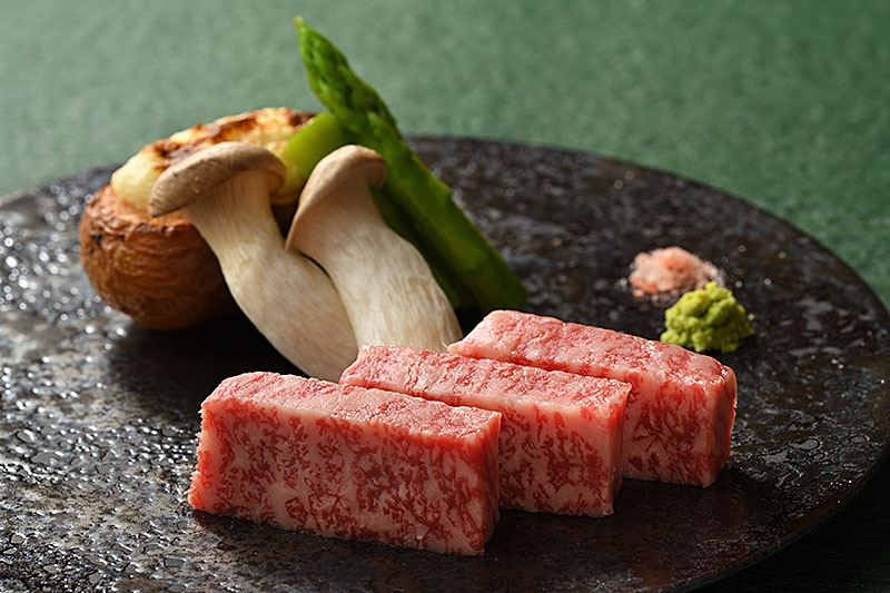 お食事
